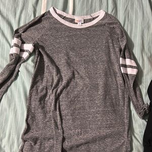 Medium LuLaRoe 3/4 length shirt